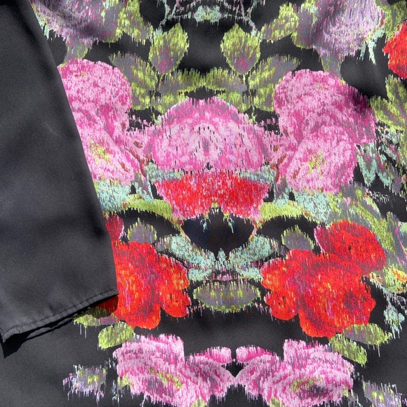 H&M Floral Blouse with Three-Quarter Sleeves (Size 8) - Picture 2 of 4